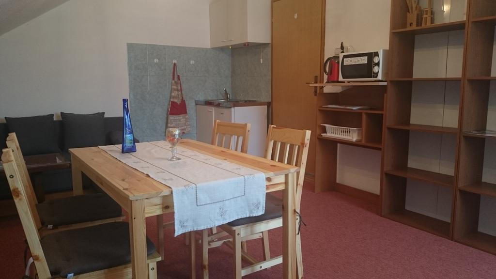 Apartment And Rooms Aracic Korenica Bilik gambar
