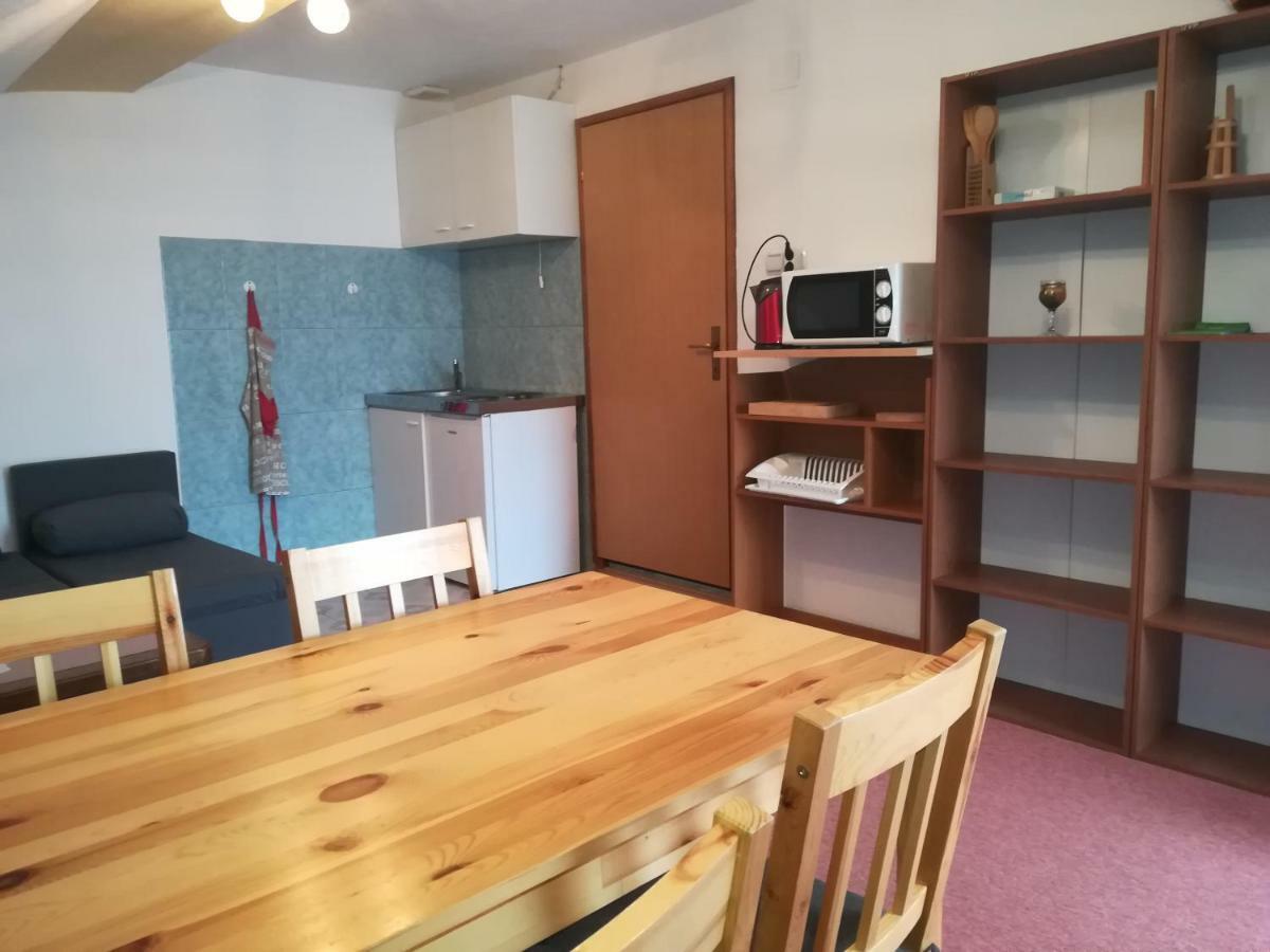 Apartment And Rooms Aracic Korenica Luaran gambar