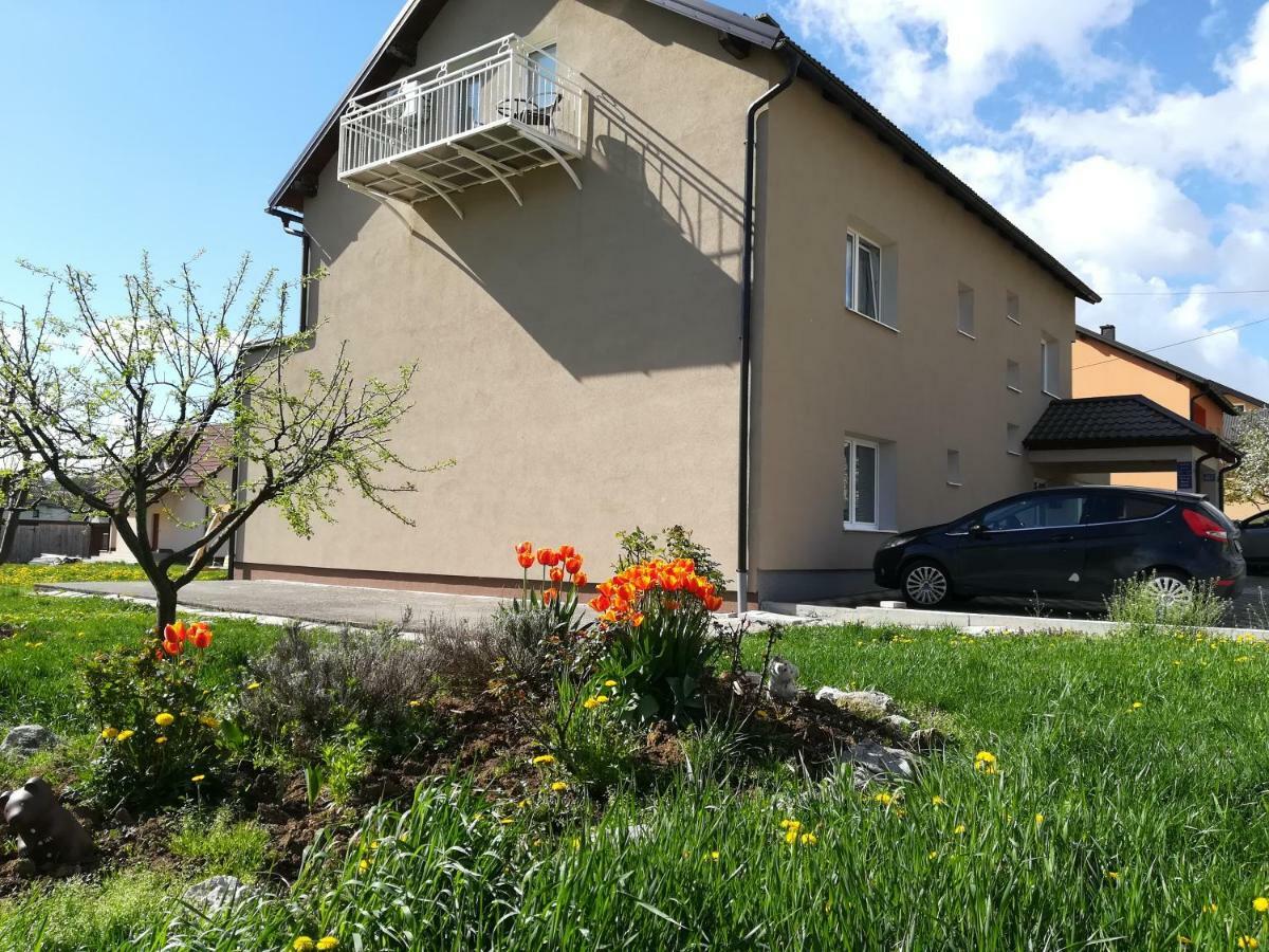 Apartment And Rooms Aracic Korenica Luaran gambar