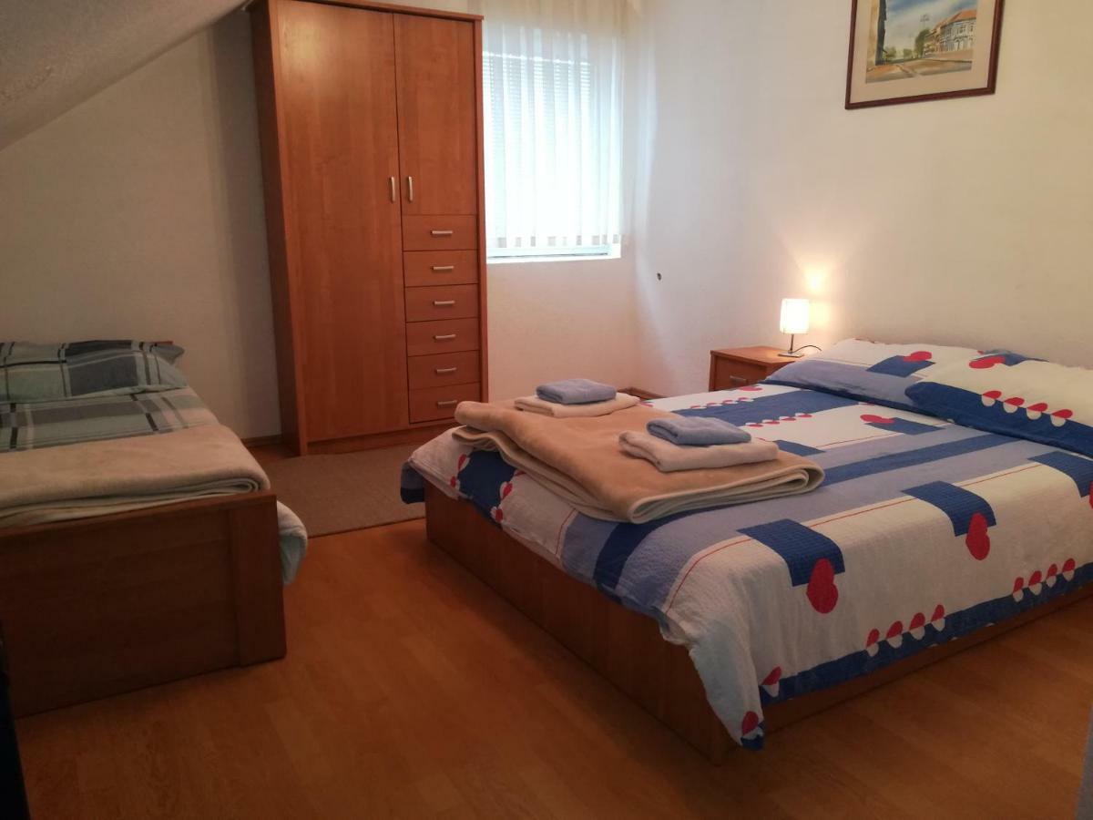 Apartment And Rooms Aracic Korenica Luaran gambar